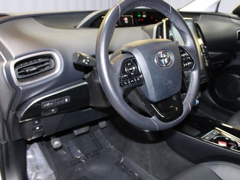 Used 2021 Toyota Prius Prime XLE FWD image 17