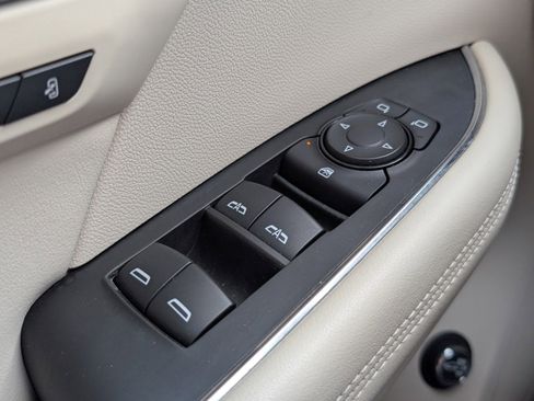 Used 2021 Buick Envision Essence image 32