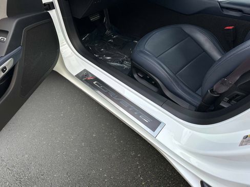 Used 2016 Chevrolet Corvette Z06 w/ 3LZ Preferred Equipment Group image 19