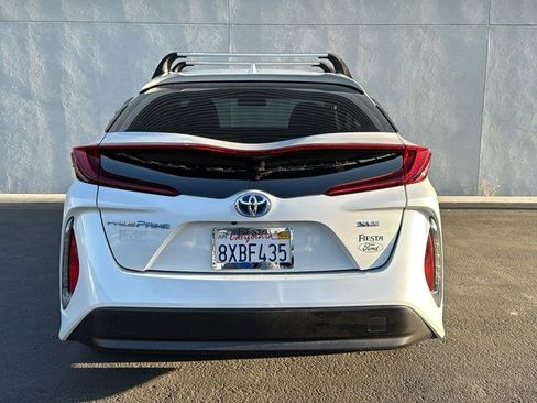 Used 2021 Toyota Prius Prime XLE image 3