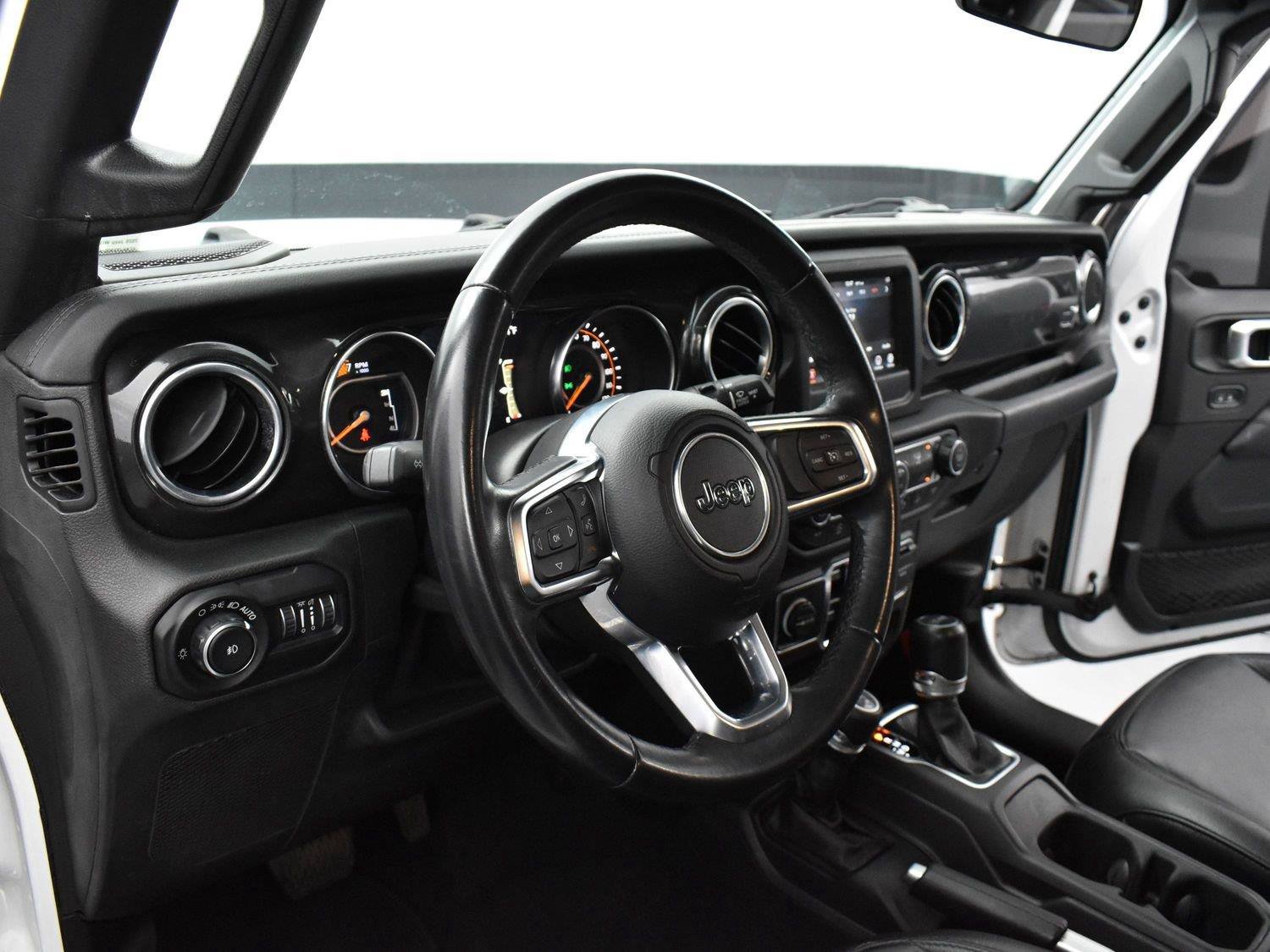 Used 2020 Jeep Wrangler Unlimited Sahara AWD/4WD image 13