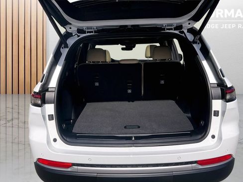 New 2026 Jeep Grand Cherokee Limited image 25