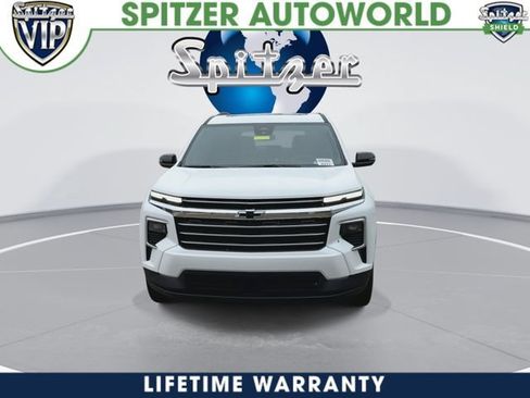 New 2026 Chevrolet Traverse LT w/ Sun and Wheel Package FWD image 3