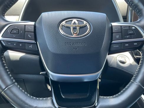 Used 2021 Toyota Highlander Limited FWD image 45
