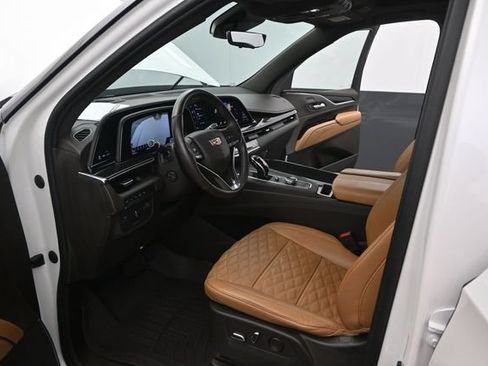 Used 2023 Cadillac Escalade ESV Sport AWD/4WD image 6