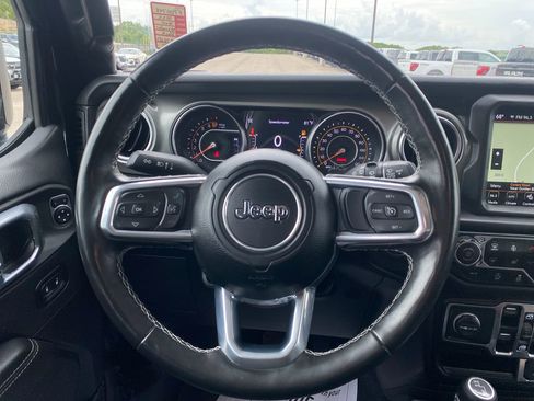 Used 2022 Jeep Wrangler Unlimited Sahara w/ Cold Weather Group AWD/4WD image 24