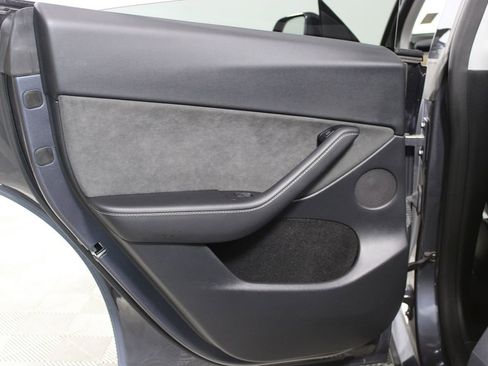 Used 2022 Tesla Model Y Performance image 20