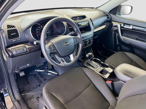 Used 2014 Kia Sorento LX FWD image 9