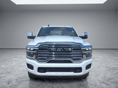 Used 2026 RAM 2500 Laramie AWD/4WD image 2