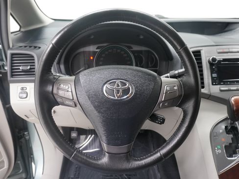 Used 2010 Toyota Venza FWD image 14