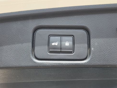 Used 2022 Nissan Pathfinder SL w/ SL Premium Package image 27