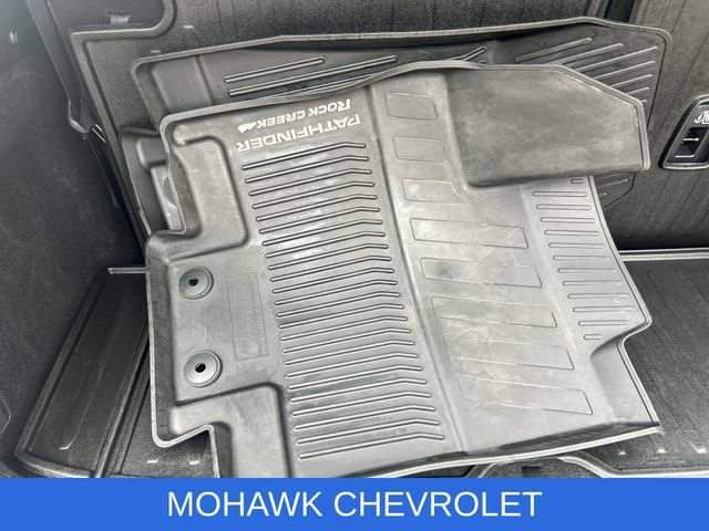 Used 2025 Nissan Pathfinder Rock Creek AWD/4WD image 34