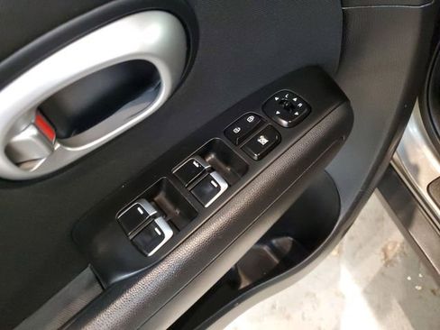 Used 2019 Kia Soul Base image 12