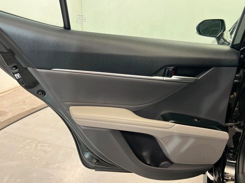 Used 2018 Toyota Camry XLE w/ Driver Assist Package FWD image 18