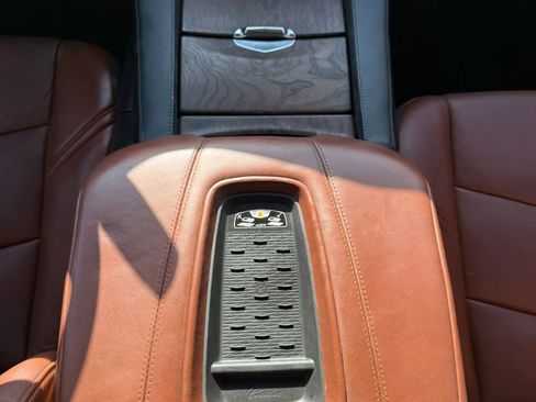 Used 2015 Cadillac Escalade Luxury RWD image 14