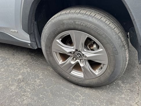 Used 2025 Toyota RAV4 XLE image 4