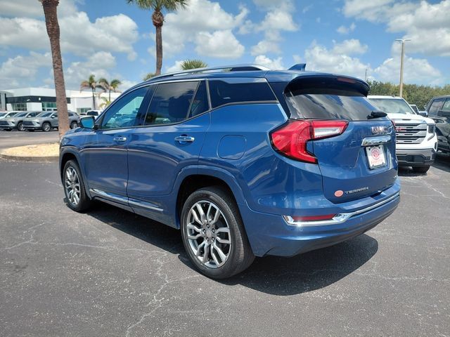 Used 2024 GMC Terrain Denali w/ Denali Premium Package AWD/4WD image 7
