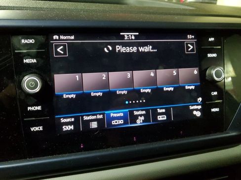 Used 2023 Volkswagen Taos SE w/ Panoramic Sunroof Package AWD/4WD image 12