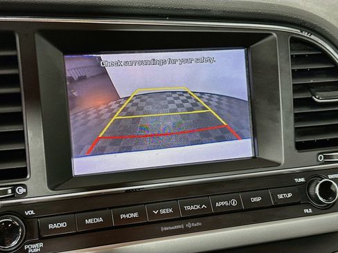 Used 2017 Hyundai Elantra SE FWD image 14