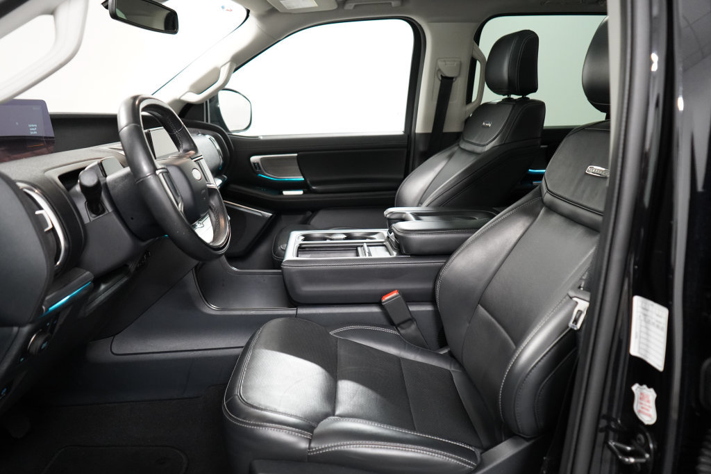 Used 2025 Ford Expedition Platinum AWD/4WD image 14