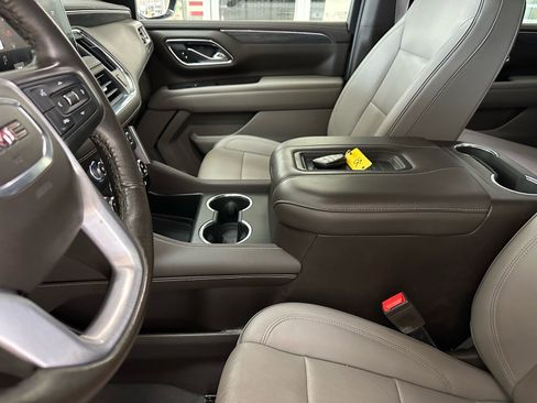 Used 2022 GMC Yukon SLT w/ SLT Premium Package image 22
