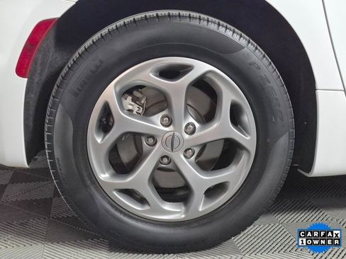 Used 2022 Chrysler Pacifica Limited image 27