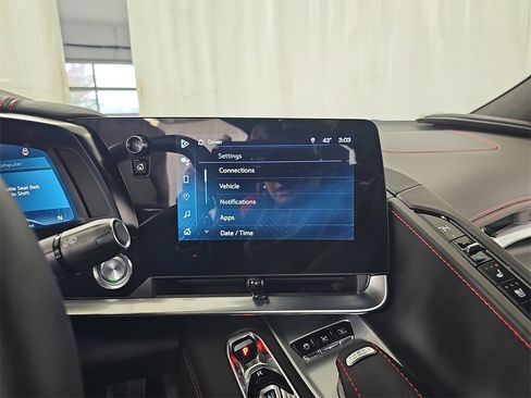 Certified 2025 Chevrolet Corvette Stingray Premium Conv w/ Z51 Performance Package image 23