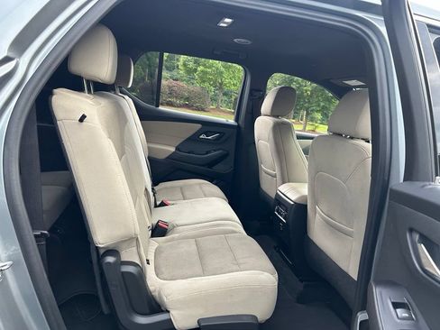 Used 2023 Chevrolet Traverse LS FWD image 46
