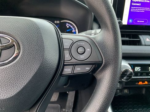 New 2025 Toyota RAV4 XLE image 29