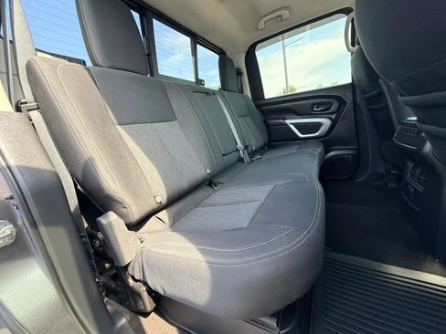 Used 2018 Nissan Titan SV w/ SV Convenience Package AWD/4WD image 24