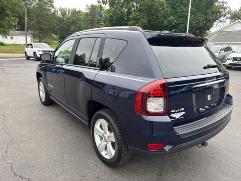 Used 2017 Jeep Compass Latitude AWD/4WD image 5