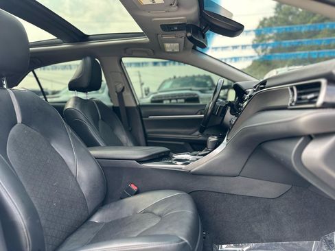 Used 2019 Toyota Camry XSE FWD image 18