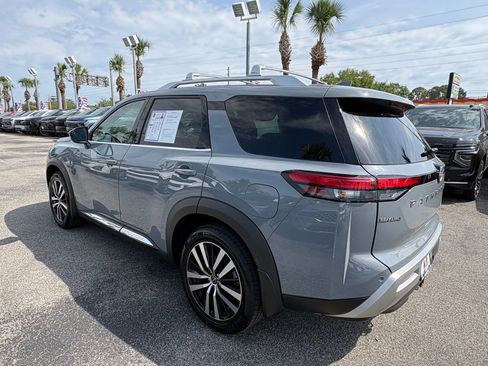Used 2023 Nissan Pathfinder Platinum w/ Cargo Package AWD/4WD image 5