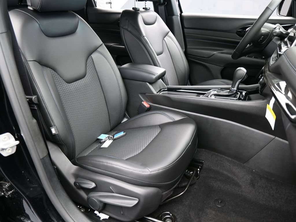 New 2026 Jeep Compass Latitude AWD/4WD image 39