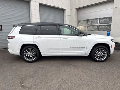 New 2025 Jeep Grand Cherokee L Summit AWD/4WD image 9