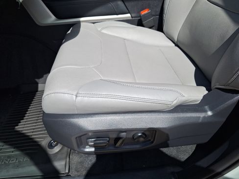 Used 2026 Toyota Tundra Limited AWD/4WD image 17