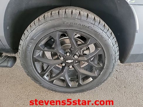 Used 2021 Chevrolet Tahoe Z71 w/ Luxury Package image 11