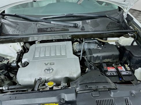 Used 2013 Toyota Highlander SE FWD image 31