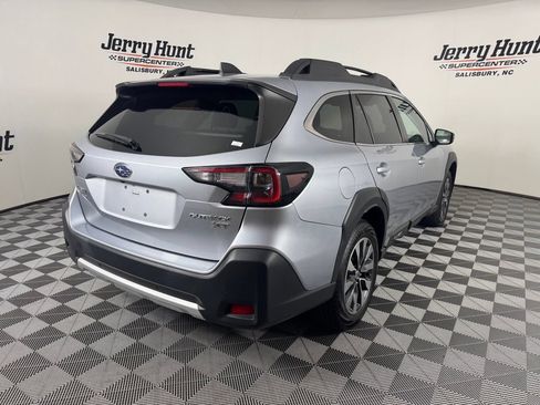 Used 2023 Subaru Outback Limited XT AWD/4WD image 7