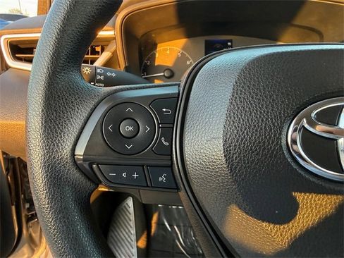 Used 2023 Toyota Corolla LE image 17