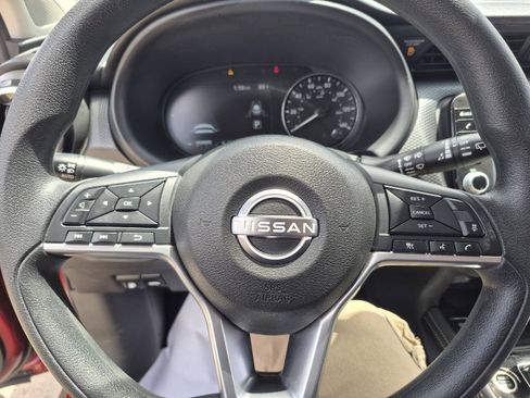 Used 2023 Nissan Kicks SV FWD image 3