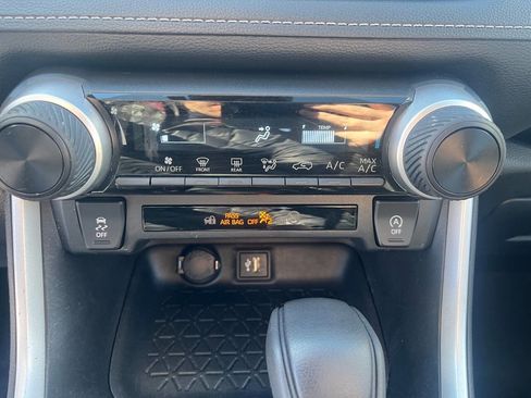 Used 2023 Toyota RAV4 LE image 21