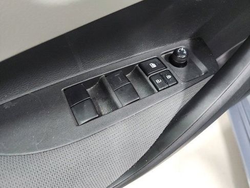Used 2021 Toyota Corolla LE FWD image 21