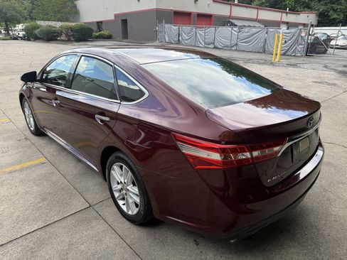 Used 2013 Toyota Avalon XLE FWD image 11