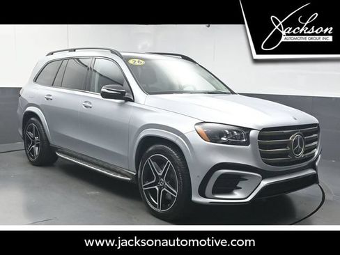 Used 2026 Mercedes-Benz GLS 450 4MATIC image 1