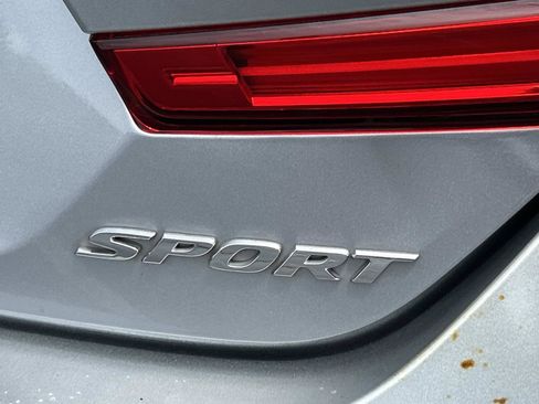 Used 2022 Honda Accord Sport image 8