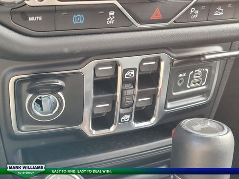 Used 2024 Jeep Wrangler High Altitude image 25