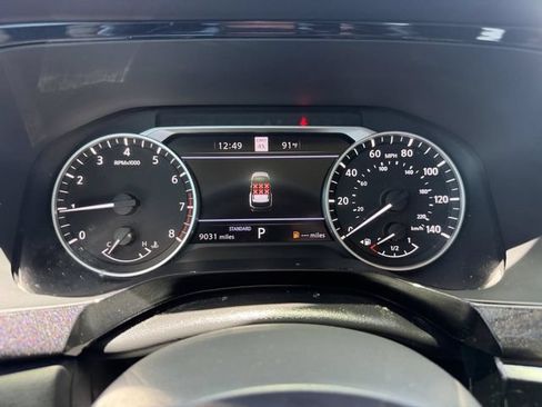 Used 2022 Nissan Pathfinder SL FWD image 32