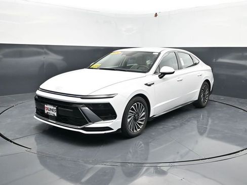 Used 2025 Hyundai Sonata SEL FWD image 4