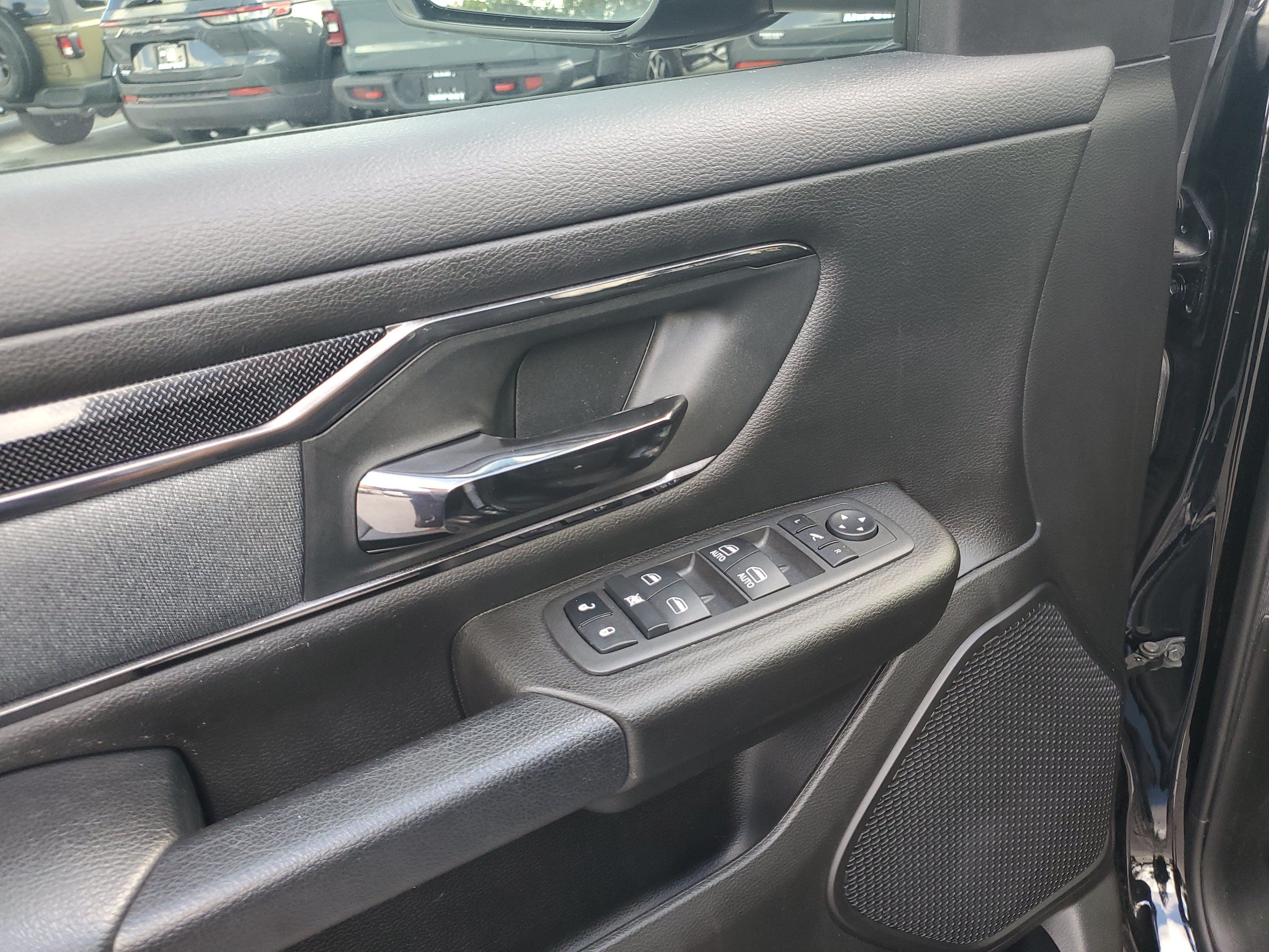 Used 2022 RAM 1500 Big Horn AWD/4WD image 11